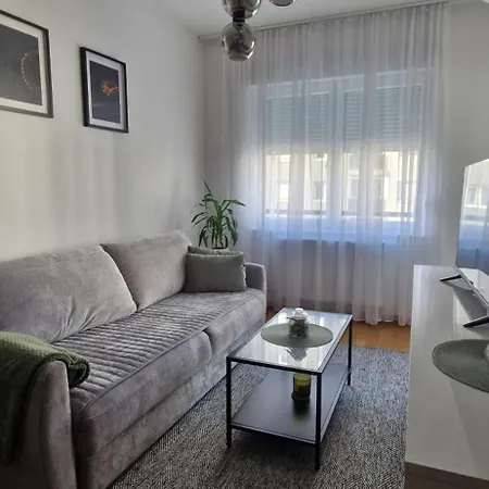 Apartment A&v *